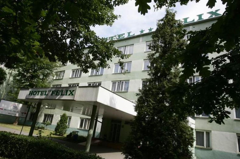 Hotel Felix Краков Экстерьер фото