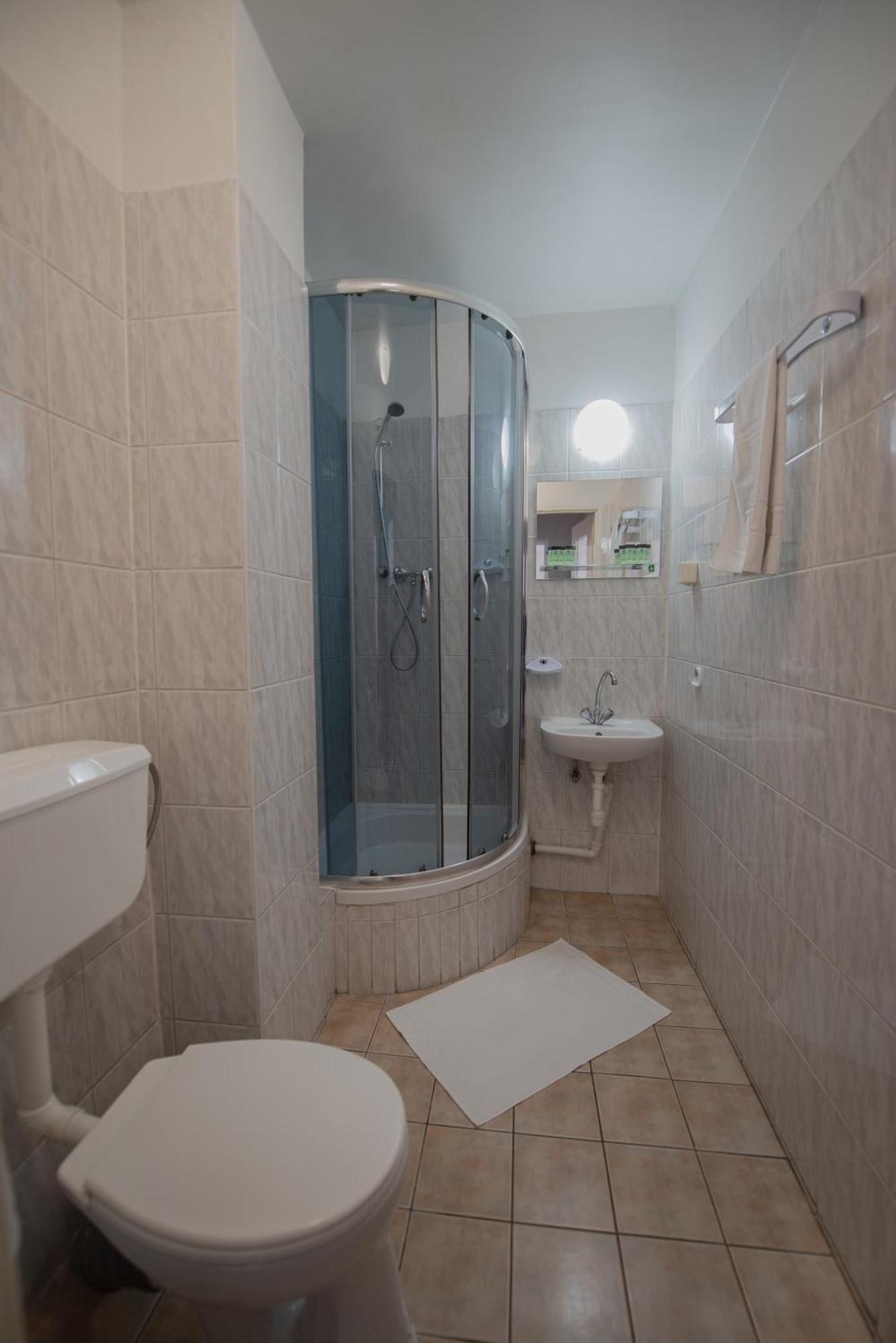 Hotel Felix Краков Экстерьер фото